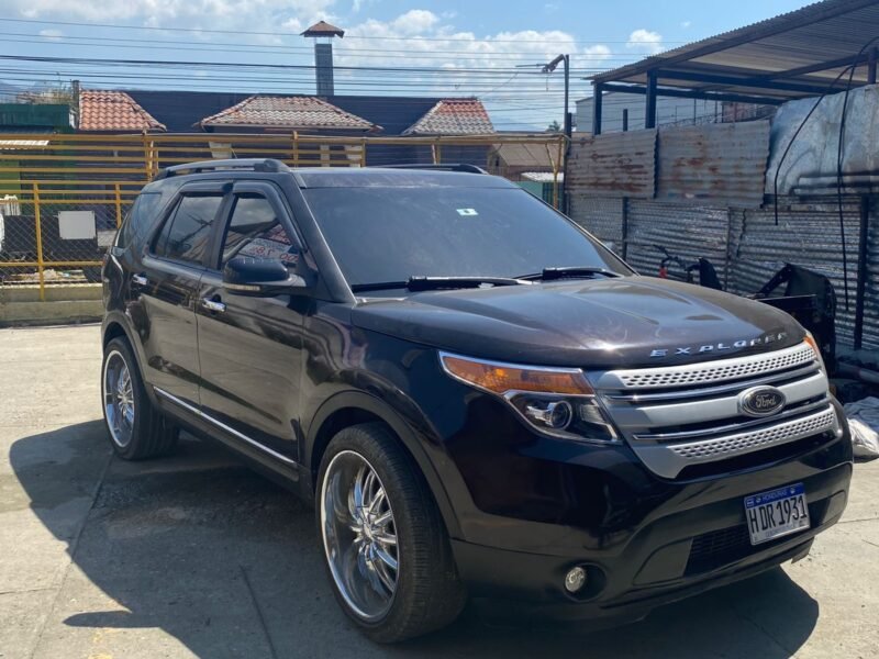Ford Explorer 2013 XLT Motor 2.0, 4 cilindros, ecoboost, súper económico.