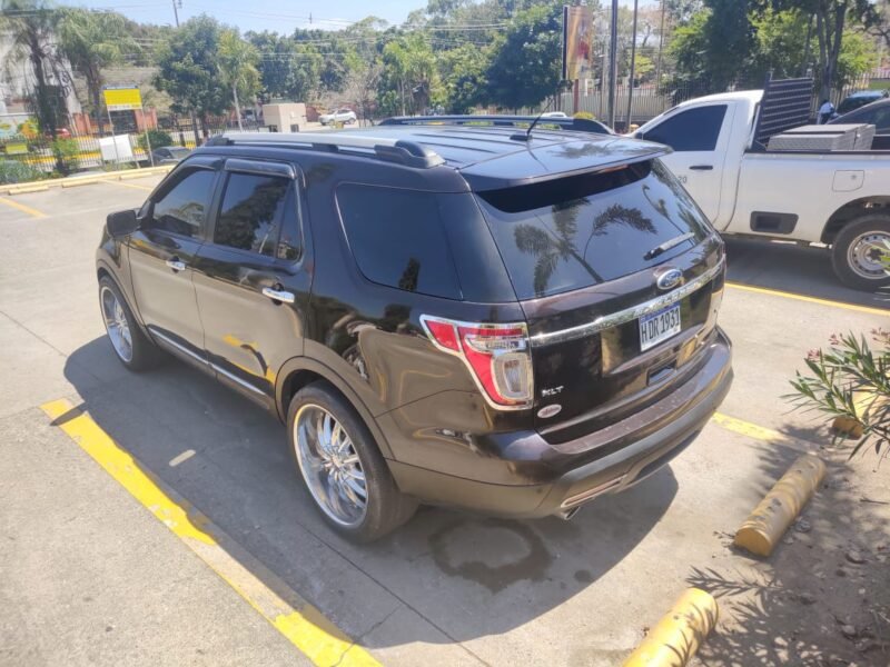 Ford Explorer 2013 XLT Motor 2.0, 4 cilindros, ecoboost, súper económico.