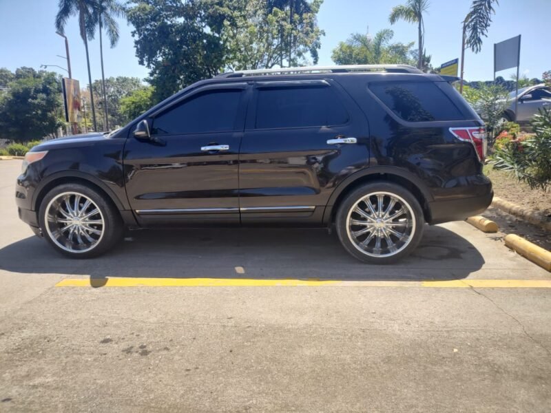 Ford Explorer 2013 XLT Motor 2.0, 4 cilindros, ecoboost, súper económico.