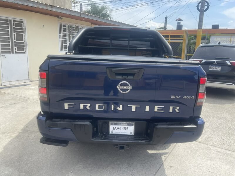 Nissan Frontier SV 2022 4x4 Doble Cabina