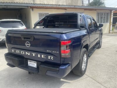 Nissan Frontier SV 2022 4x4 Doble Cabina