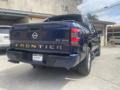 Nissan Frontier SV 2022 4x4 Doble Cabina