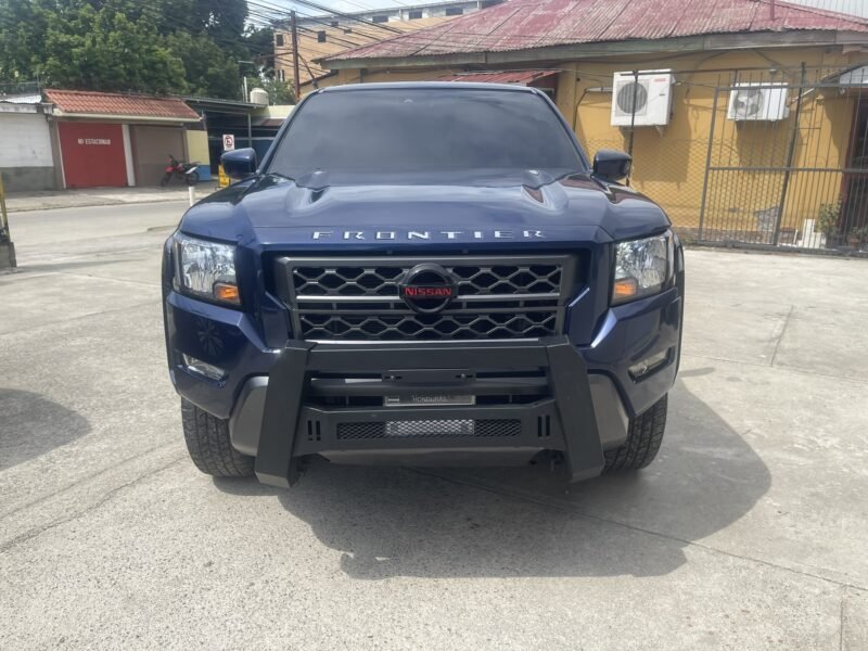 Nissan Frontier SV 2022 4x4 Doble Cabina