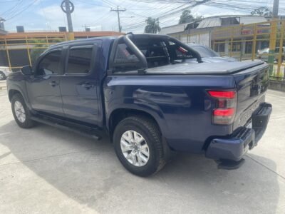 Nissan Frontier SV 2022 4x4 Doble Cabina