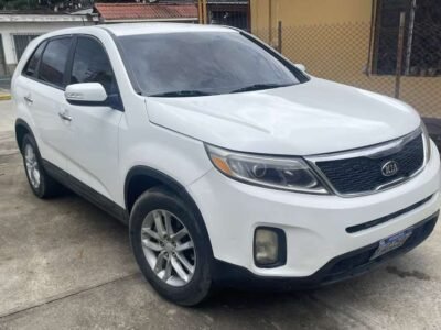En Venta KIA SORENTO 2014 4-Cil./2.4 Economia Financiamiento Disponible