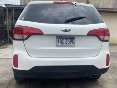 En Venta KIA SORENTO 2014 4-Cil./2.4 Economia Financiamiento Disponible