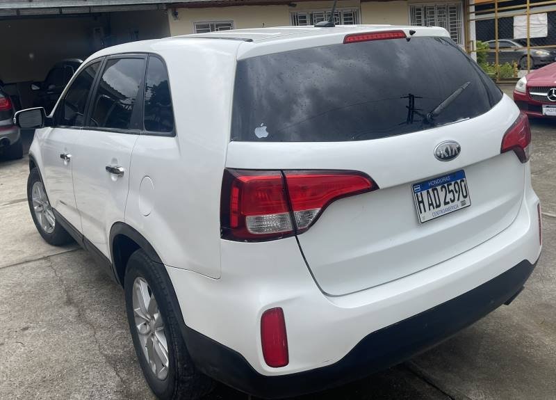 En Venta KIA SORENTO 2014 4-Cil./2.4 Economia Financiamiento Disponible
