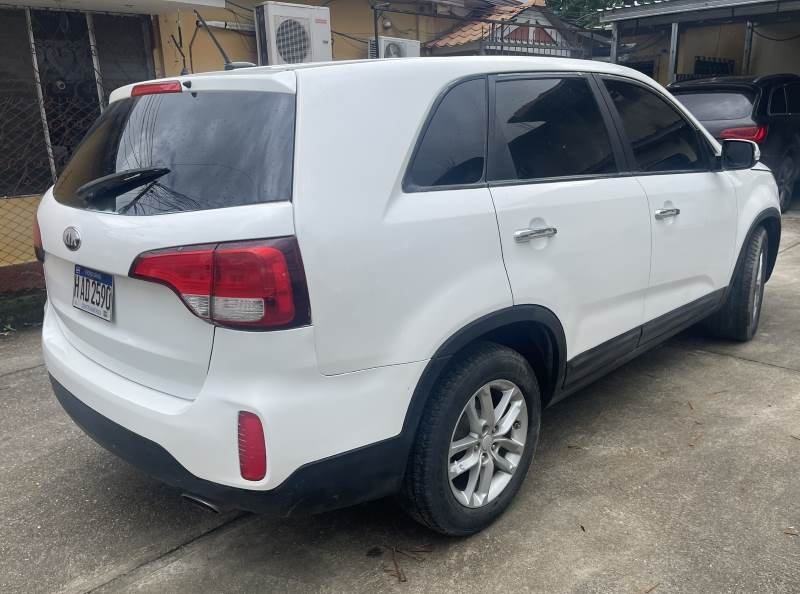En Venta KIA SORENTO 2014 4-Cil./2.4 Economia Financiamiento Disponible