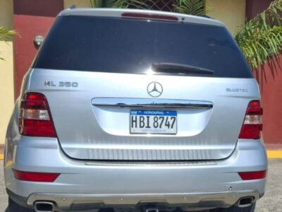2011 Mercedes-Benz ML350 3.5/V6 Lujo y Confort - Financiamiento Disponible