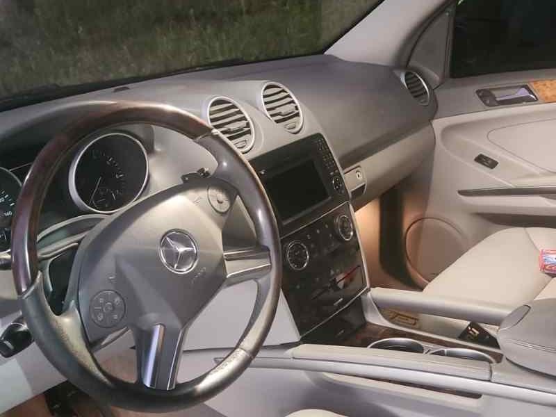 2011 Mercedes-Benz ML350 3.5/V6 Lujo y Confort - Financiamiento Disponible