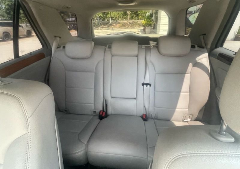2011 Mercedes-Benz ML350 3.5/V6 Lujo y Confort - Financiamiento Disponible
