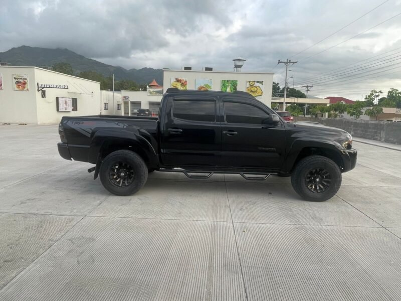En Venta-Toyota Tacoma 2009 Doble Cabina 4x2 V6-Financiamiento Disponible
