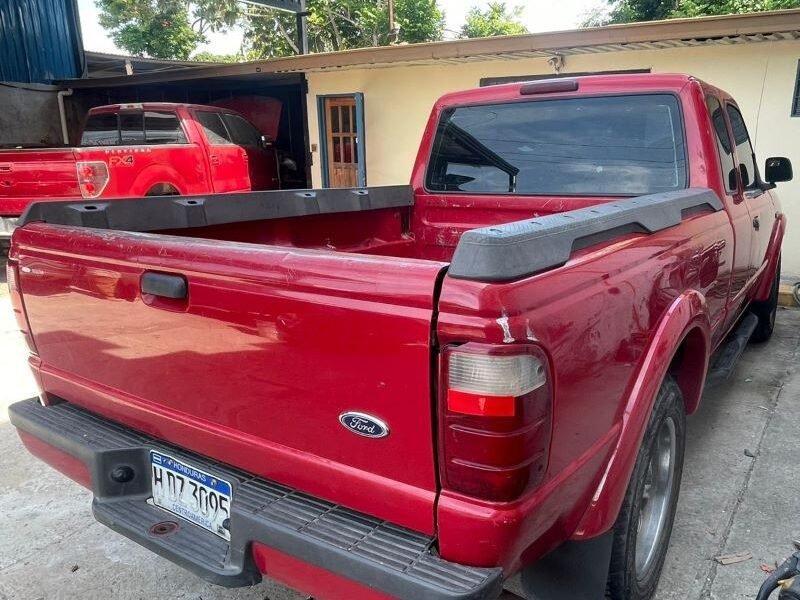 Disponible - 2001 Ford Ranger Cabina y Media 6-Cil