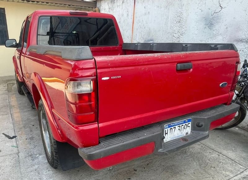 Disponible - 2001 Ford Ranger Cabina y Media 6-Cil