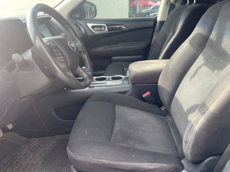 NISSAN PATHFINDER 2016 SV- Financiamiento Disponible