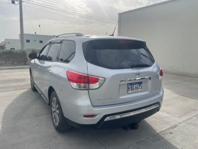 NISSAN PATHFINDER 2016 SV- Financiamiento Disponible