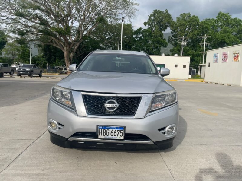 NISSAN PATHFINDER 2016 SV- Financiamiento Disponible