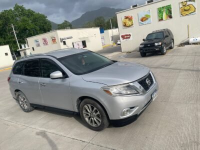 NISSAN PATHFINDER 2016 SV- Financiamiento Disponible