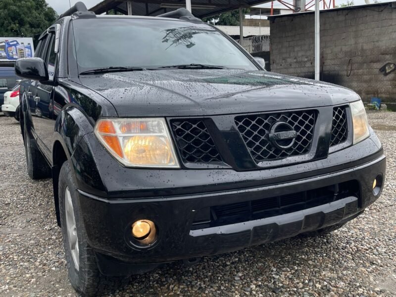 Nissan Frontier 2005 4x4 LE en excelente estado
