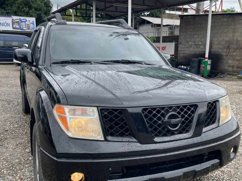 Nissan Frontier 2005 4x4 LE en excelente estado