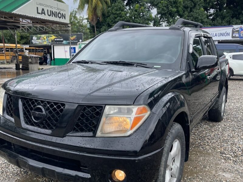 Nissan Frontier 2005 4x4 LE en excelente estado