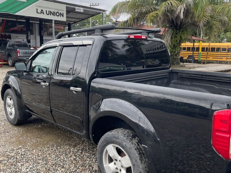 Nissan Frontier 2005 4x4 LE en excelente estado