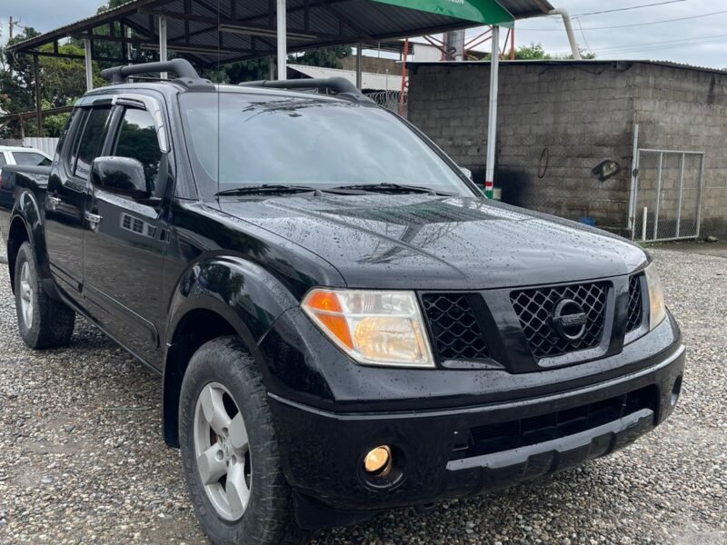 Nissan Frontier 2005 4x4 LE en excelente estado