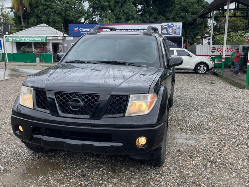 Nissan Frontier 2005 4x4 LE en excelente estado
